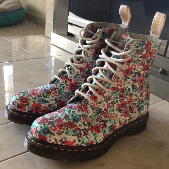 Dr. Martens Shoes - Floral print Doc Martens Pascal
